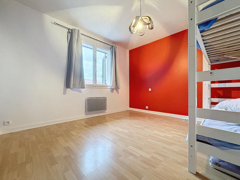 Maison - 183 m² - 8 pièces