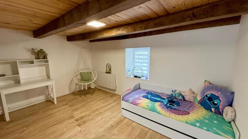 Maison - 220 m² - 8 pièces