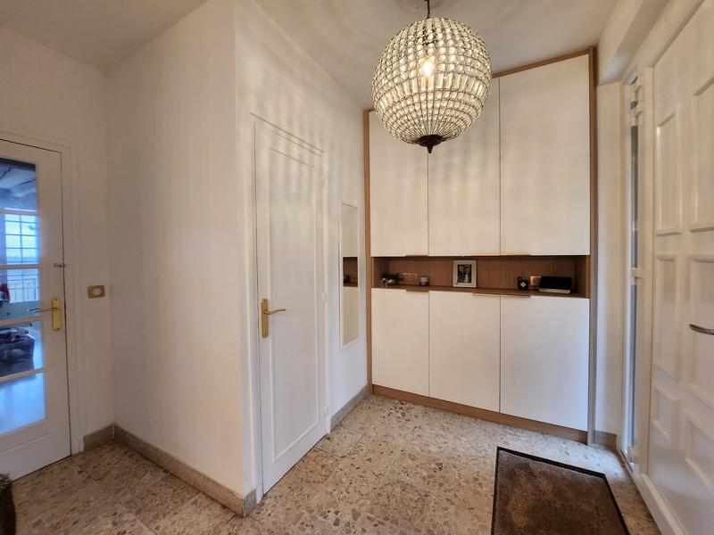 Maison - 212 m² - 10 pièces