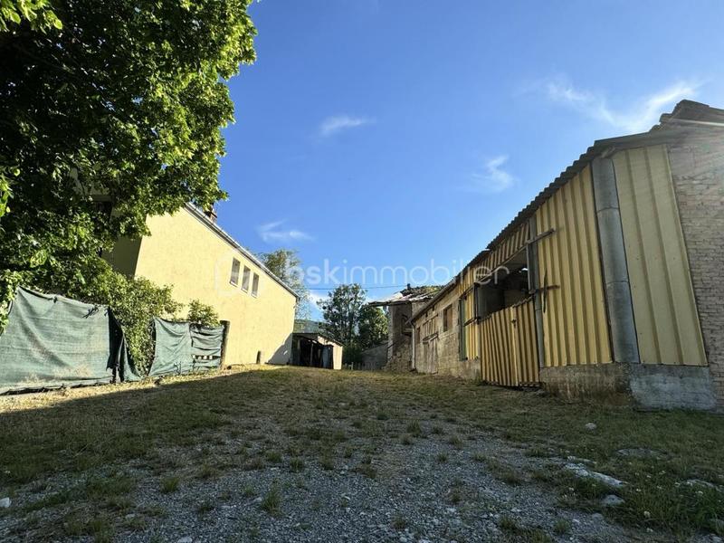 Maison - 142 m² - 5 pièces