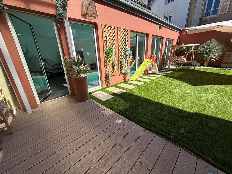 Maison - 202 m² - 7 pièces