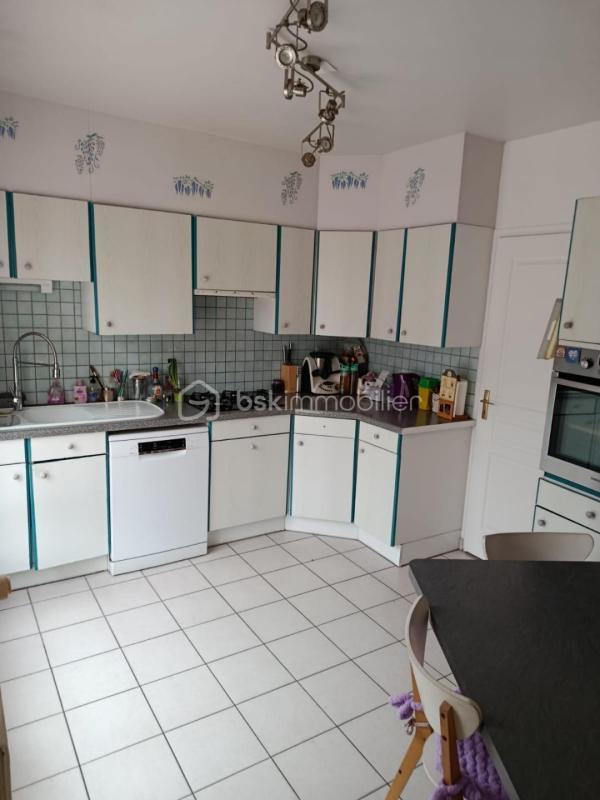 Maison - 185 m² - 8 pièces