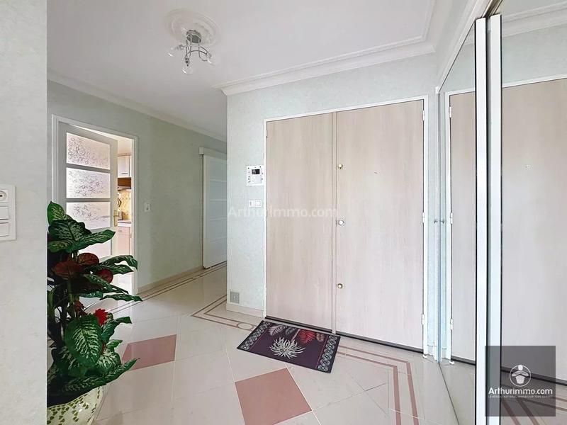 Appartement - 93 m² - 4 pièces