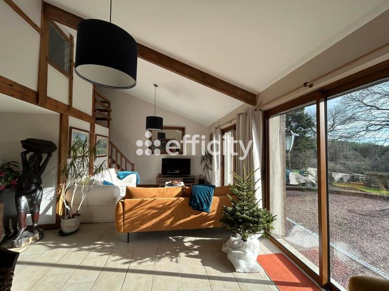 Maison - 290 m² - 11 pièces