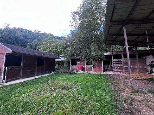 Maison - 200 m² - 7 pièces