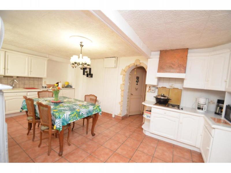 Maison - 252 m² - 14 pièces