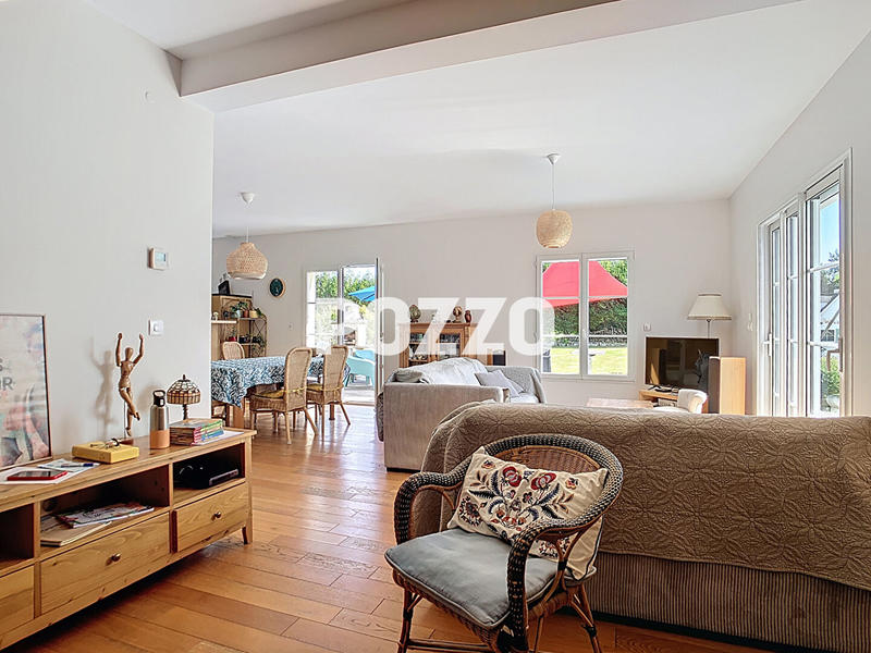 Maison - 200 m² - 7 pièces