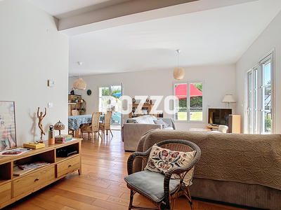 Maison - 200 m² - 7 pièces