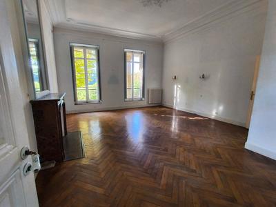 Maison de maîtres - 510 m² - 18 pièces