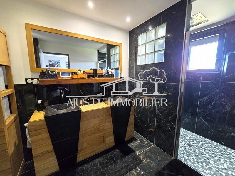 Villa - 200 m² - 7 pièces