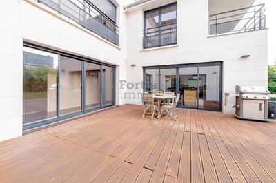 Maison d'architecte - 263 m² - 8 pièces