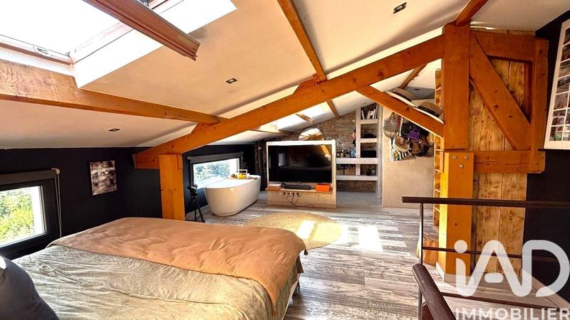 Maison - 205 m² - 7 pièces