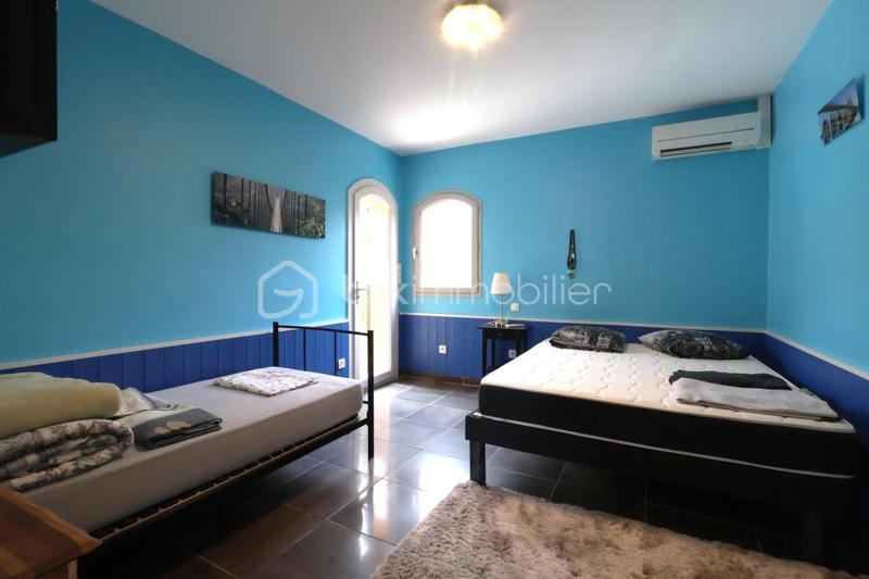 Villa - 225 m² - 10 pièces