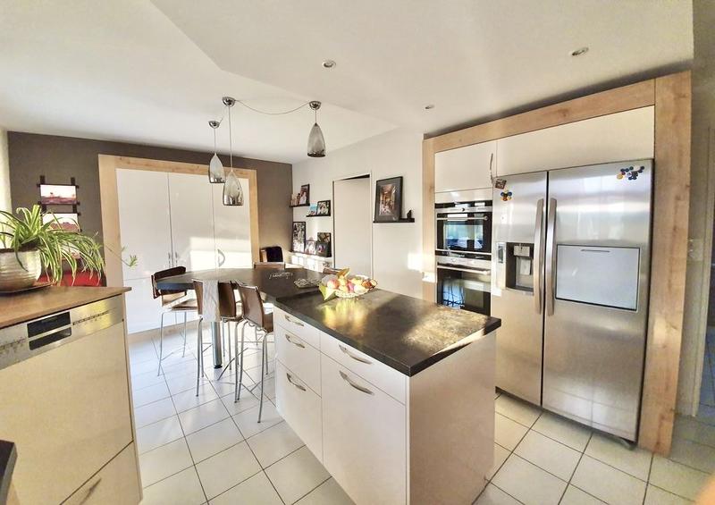 Maison - 188 m² - 7 pièces