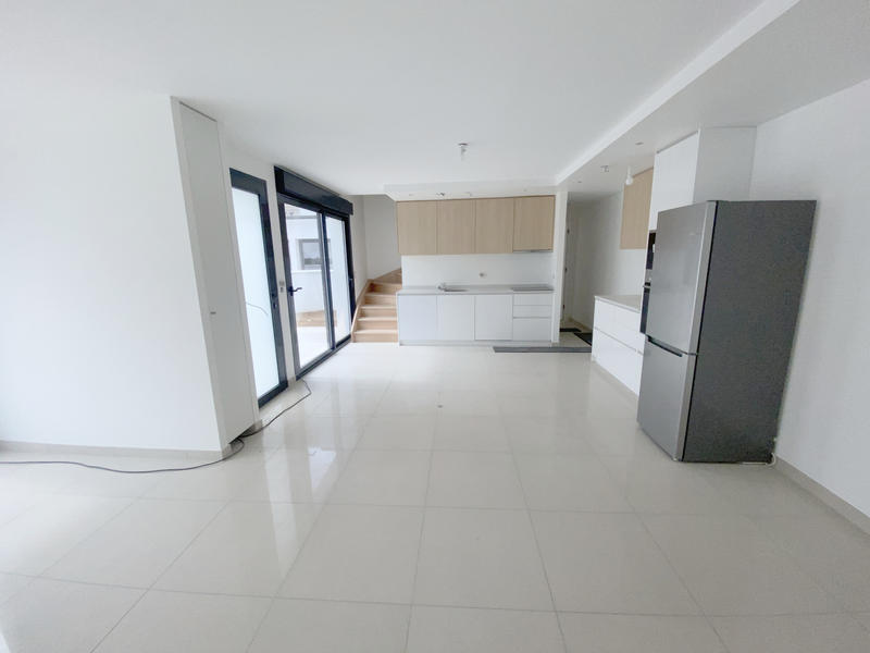 Maison - 99 m² - 4 pièces