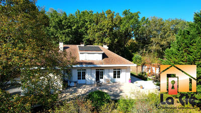 Maison - 200 m² - 6 pièces