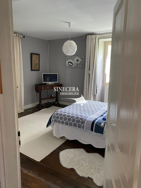 Maison - 220 m² - 8 pièces