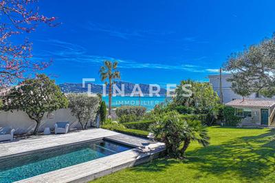 Villa - 250 m² - 5 pièces