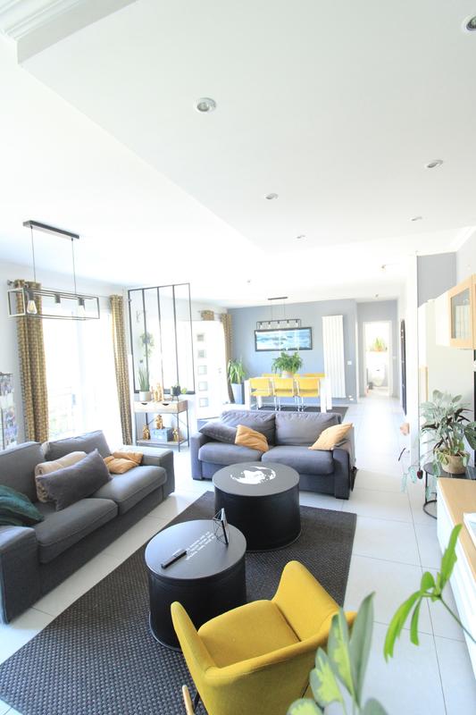 Maison - 220 m² - 7 pièces