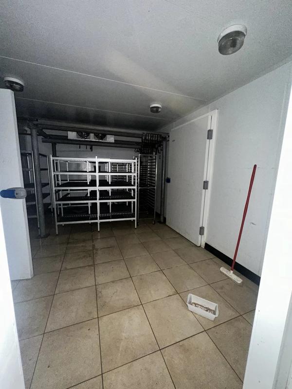 Local commercial - 105 m² - 4 pièces