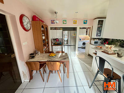 Maison - 195 m² - 9 pièces