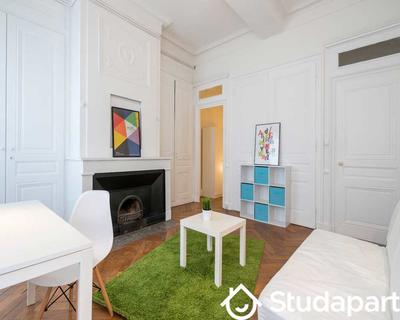 Chambre - 90 m² - 1 pièce