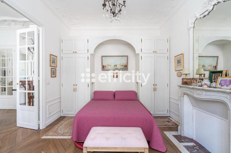 Appartement bourgeois - 82 m² - 4 pièces