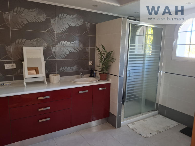 Maison - 180 m² - 4 pièces