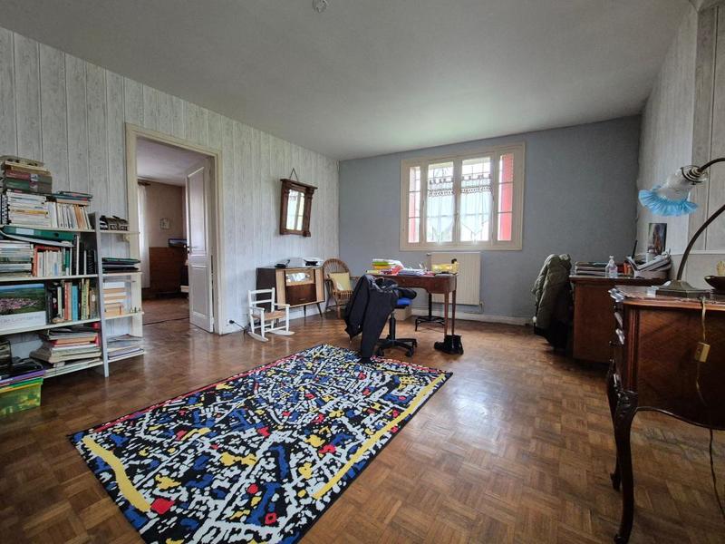 Maison - 256 m² - 8 pièces