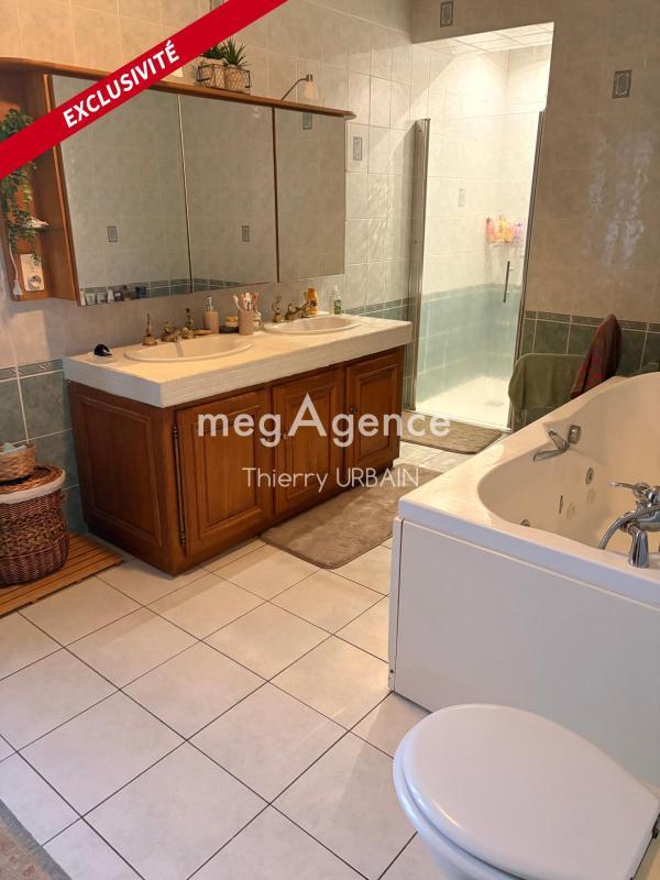 Propriété - 200 m² - 5 pièces