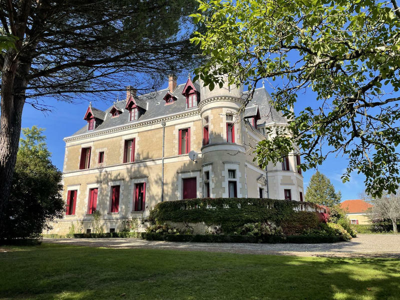 Propriété - 600 m² - 12 pièces