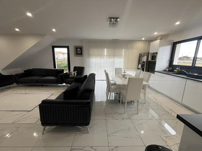 Villa - 145 m² - 5 pièces