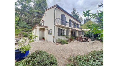 Maison - 185 m² - 7 pièces