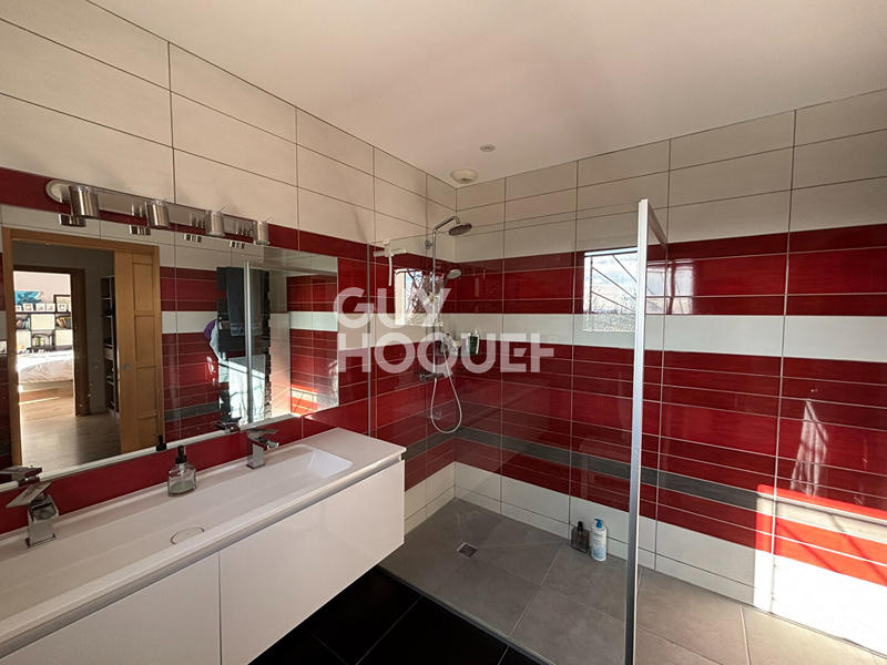 Maison - 251 m² - 8 pièces