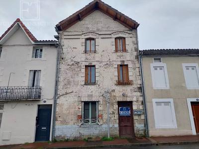 Immeuble - 130 m² - 8 pièces