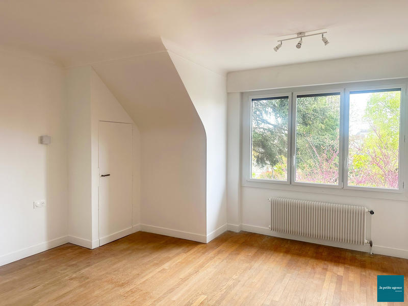 Maison - 219 m² - 7 pièces