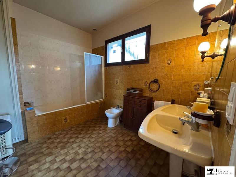 Maison traditionnelle - 140 m² - 5 pièces