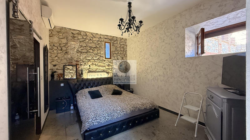 Maison - 205 m² - 7 pièces