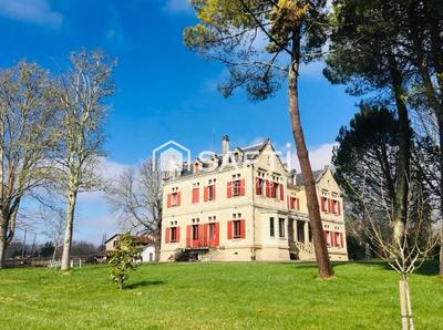 Château - 464 m² - 12 pièces