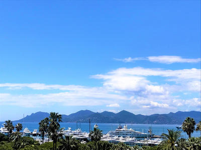 Appartement - 105 m² - 4 pièces