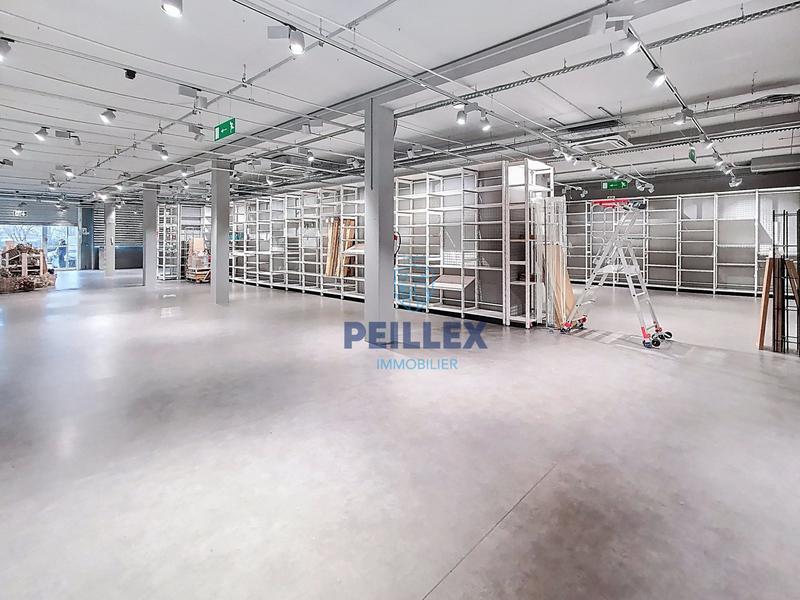 Local commercial - 476 m² - 3 pièces