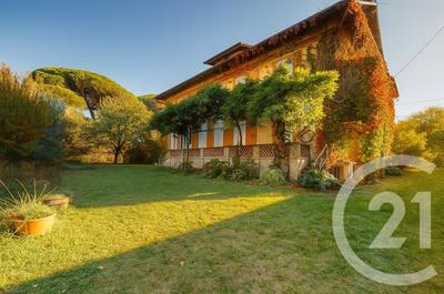 Maison - 400 m² - 8 pièces