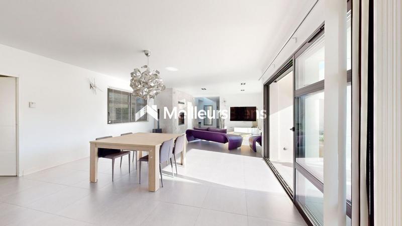 Villa - 200 m² - 5 pièces