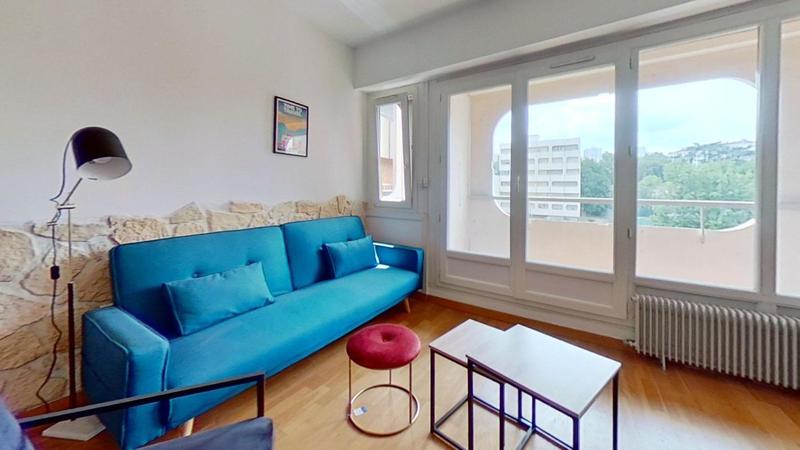 Chambre - 10 m² - 6 pièces