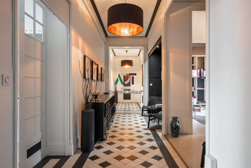 Appartement - 163 m² - 7 pièces