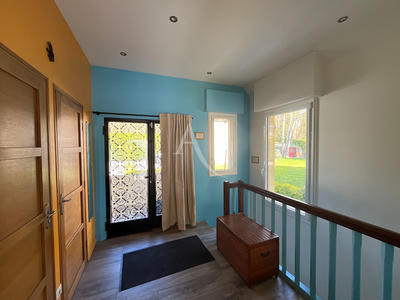 Maison - 180 m² - 8 pièces