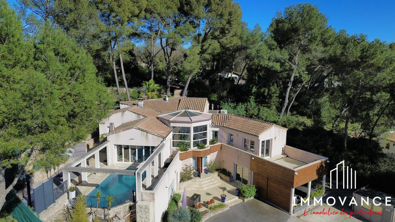 Villa - 200 m² - 8 pièces