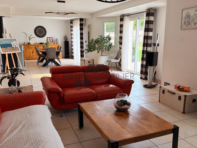 Propriété - 235 m² - 7 pièces