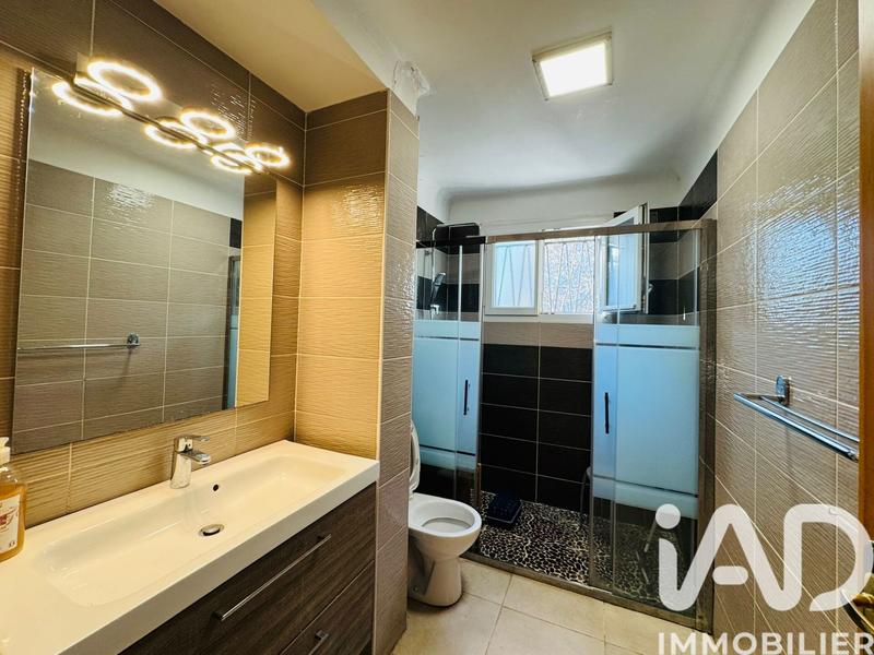 Maison - 208 m² - 10 pièces