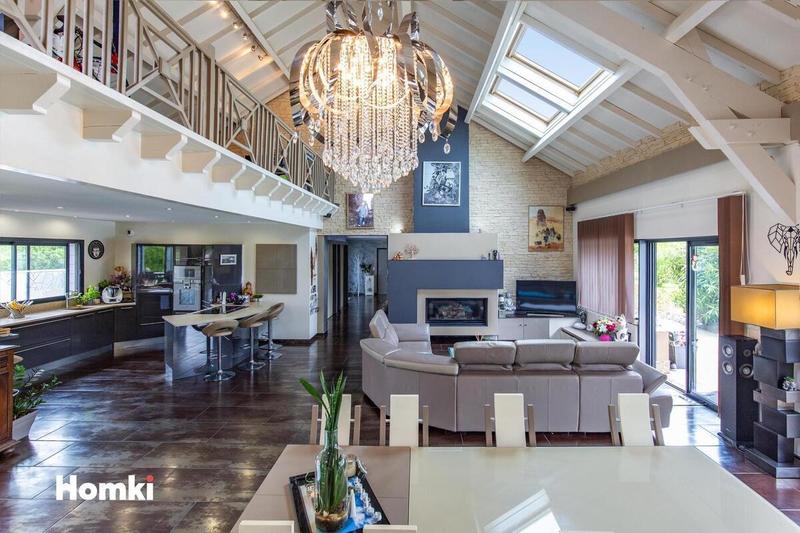 Propriété - 237 m² - 5 pièces